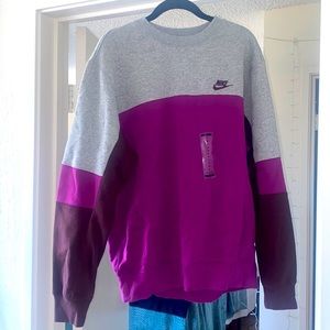 Never Worn Nike Crewneck 💓💜
